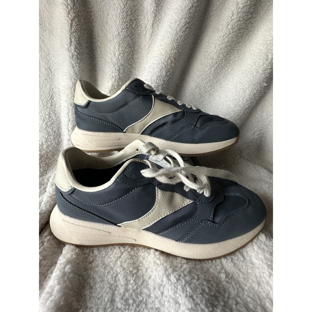 Time and Tru Womens Size 8.5 Blue White Retro Sneakers Casual Lace Up Shoes